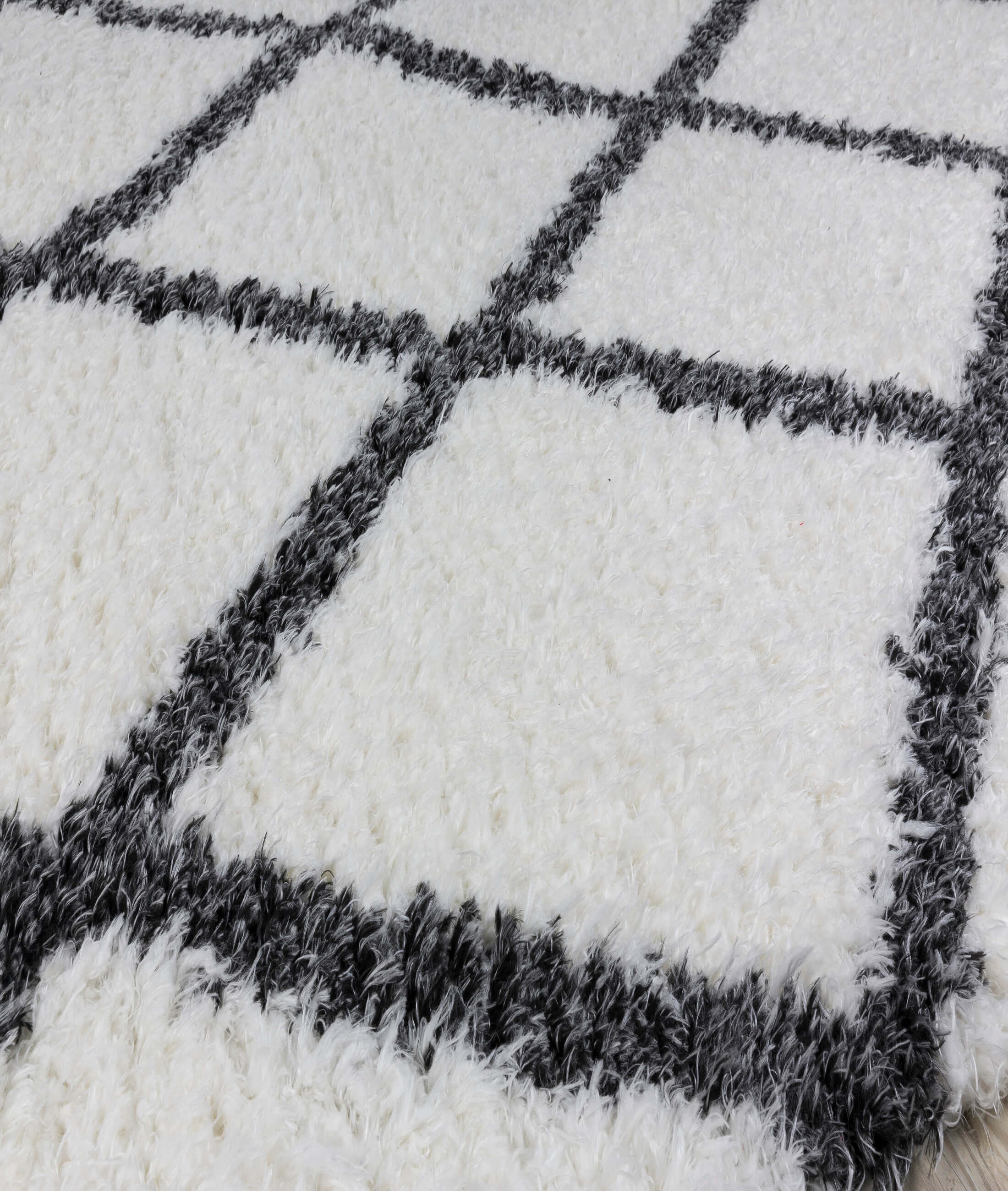 Marakesh White Anthracite Carpet 0500E